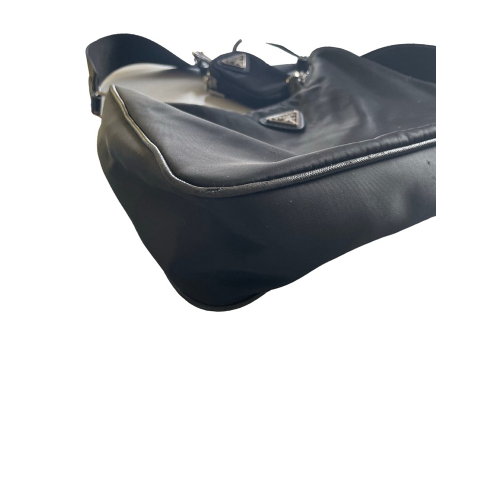 Authentic Prada Re-Edition 2005 Shoulder Bag 1bh2… - image 8